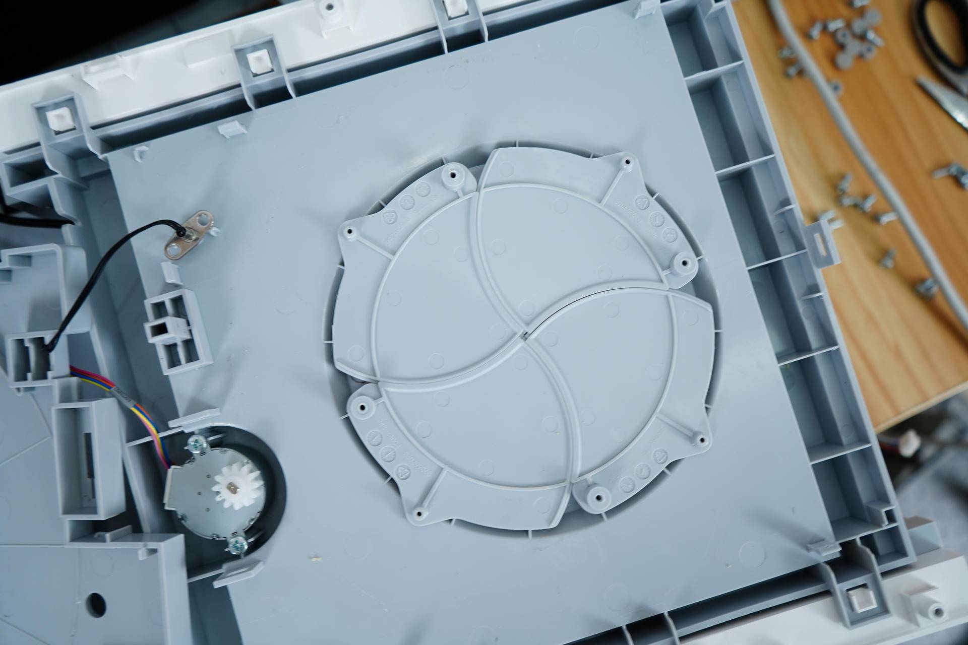 细分产品线还是市场需求——小米A1新风机，我们拆个透彻操作