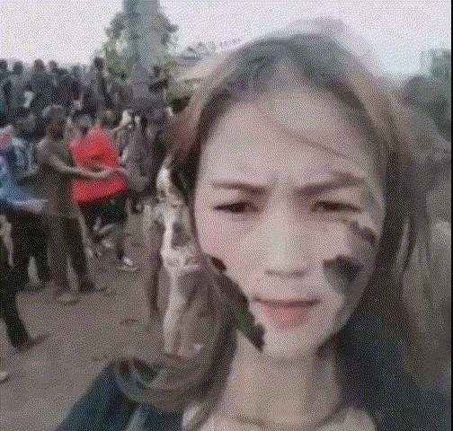 搞笑gif段子兄弟你把我吓到了,搞笑gif段子实在是猝不及防啊