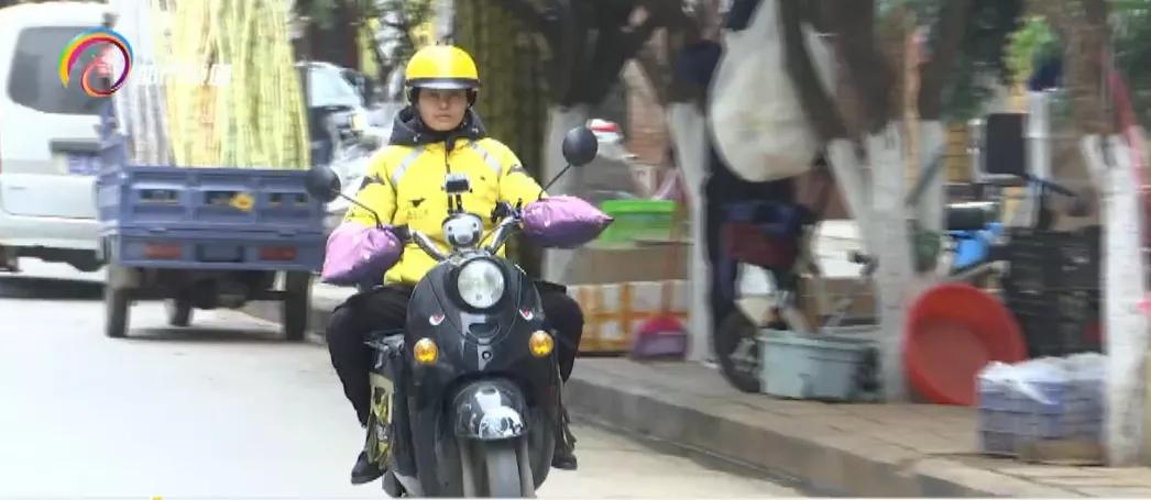 为坚守岗位的一线人员送餐,为外卖小哥冬日送温暖