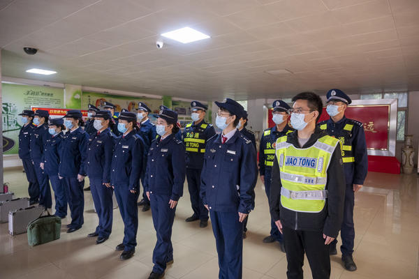 安徽高速收费员全程微笑服务,高速收费员微笑服务集合