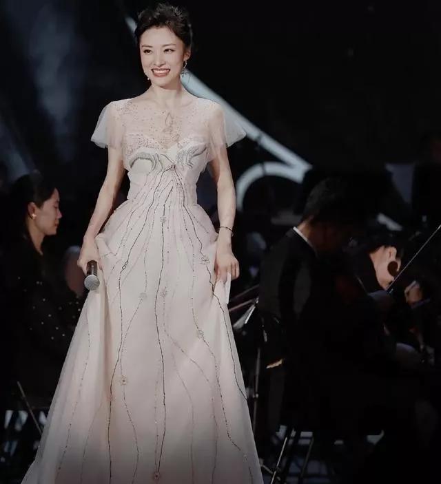 永远可以相信国家级审美,永远不要怀疑中央电视台的审美