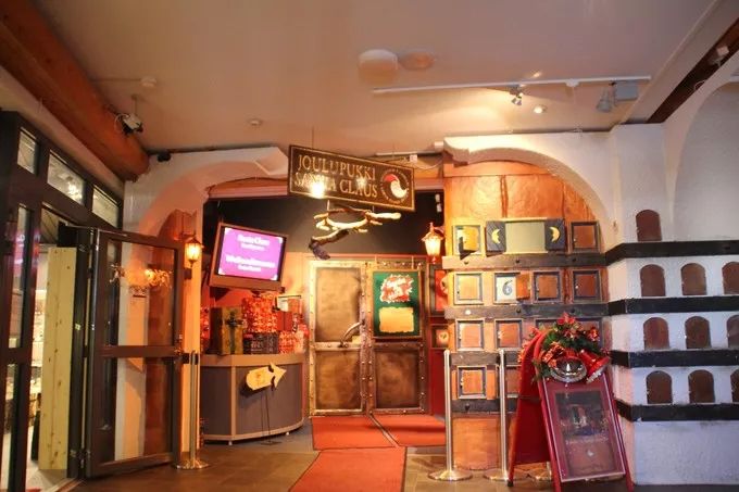 红帽子白胡子的老人,白胡子红帽子老人