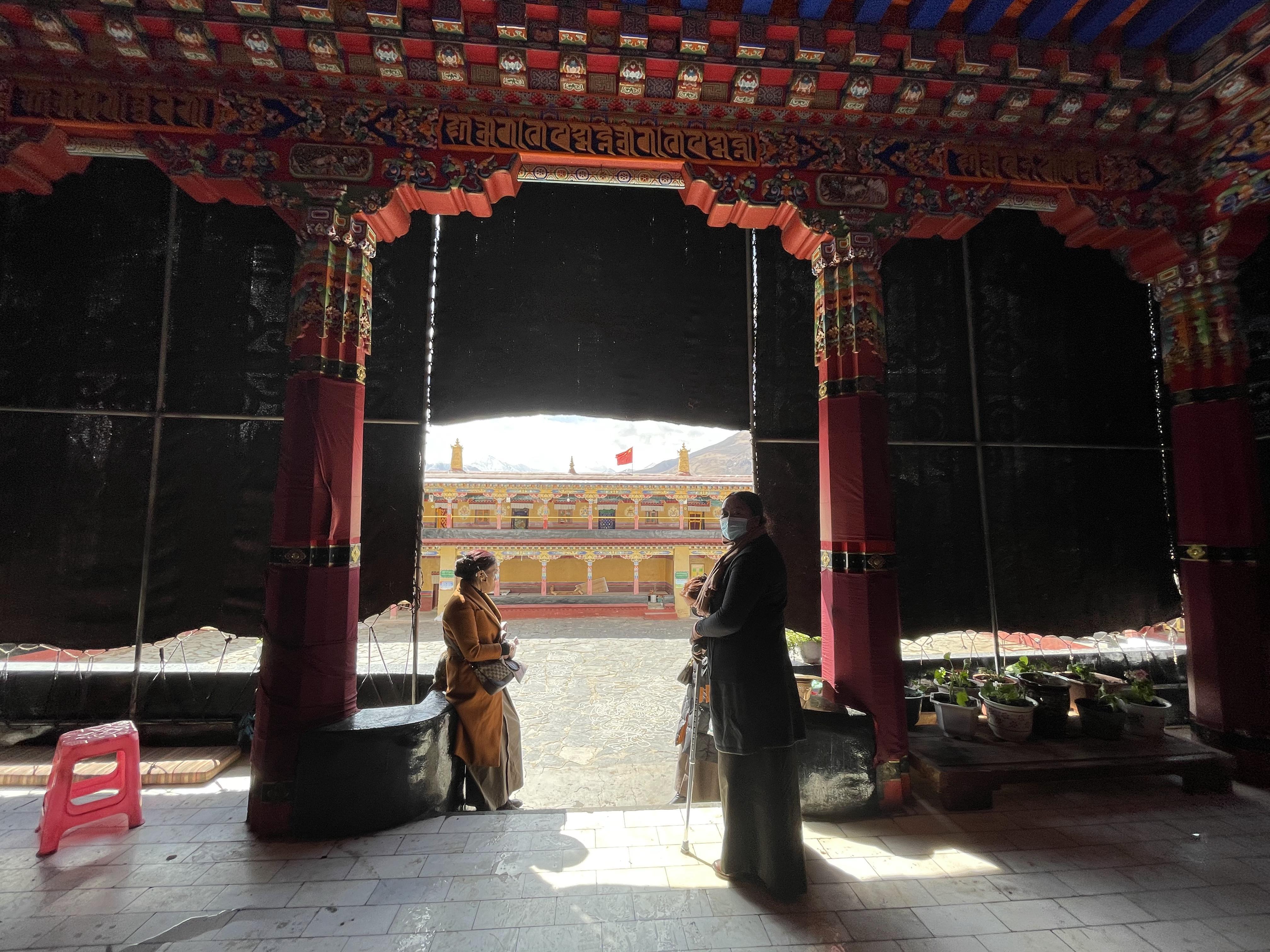拉萨步行朝拜攻略详细,拉萨旅游必游寺院