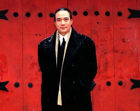 *情纵**声色的古龙，在痛饮一瓶XO后吐血两盆，彻底陷入昏迷