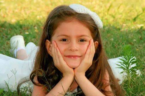 面对孩子夹腿，父母该怎样做？