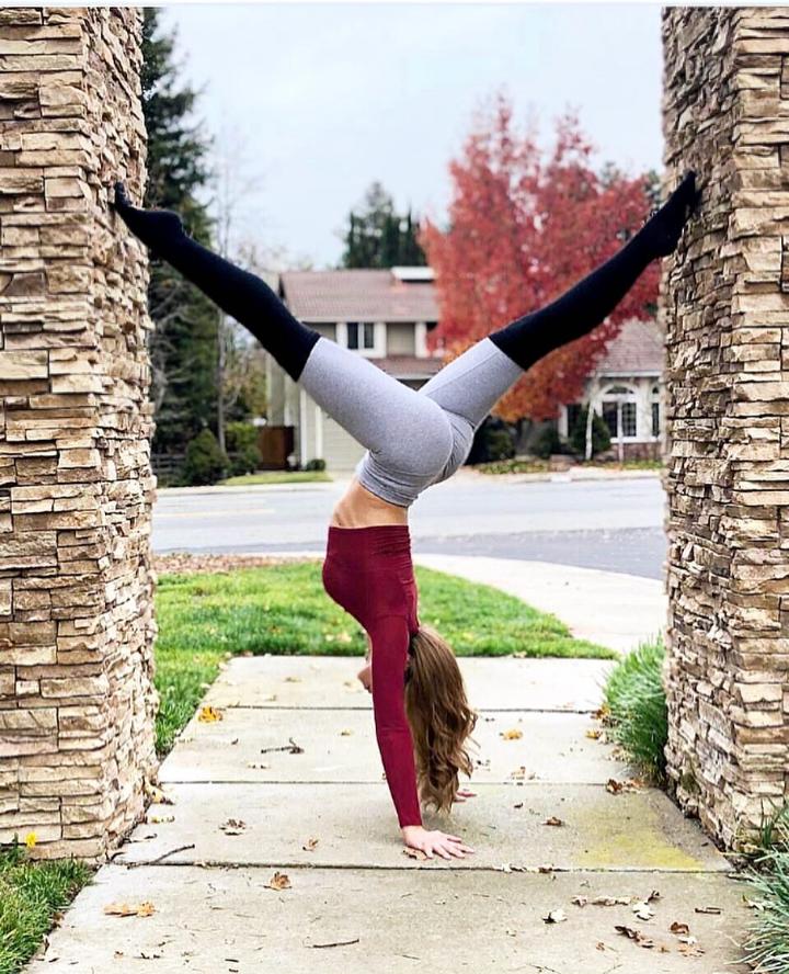 陈瑶穿露脐装,陈瑶穿格子衣服