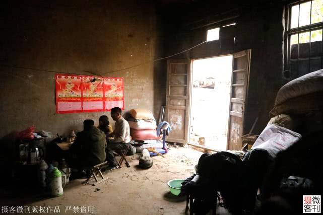 6旬大叔养侄子侄女至今未娶相亲30次遭拒:丢了俩拖油瓶就跟你过