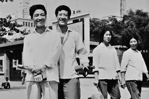 【有情有意】一盏灯，点亮“购物天堂”的传奇