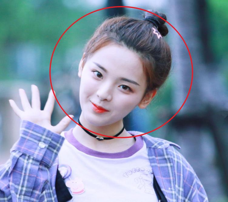 杨超越回怼网友翻车事件,杨超越素颜出镜翻车