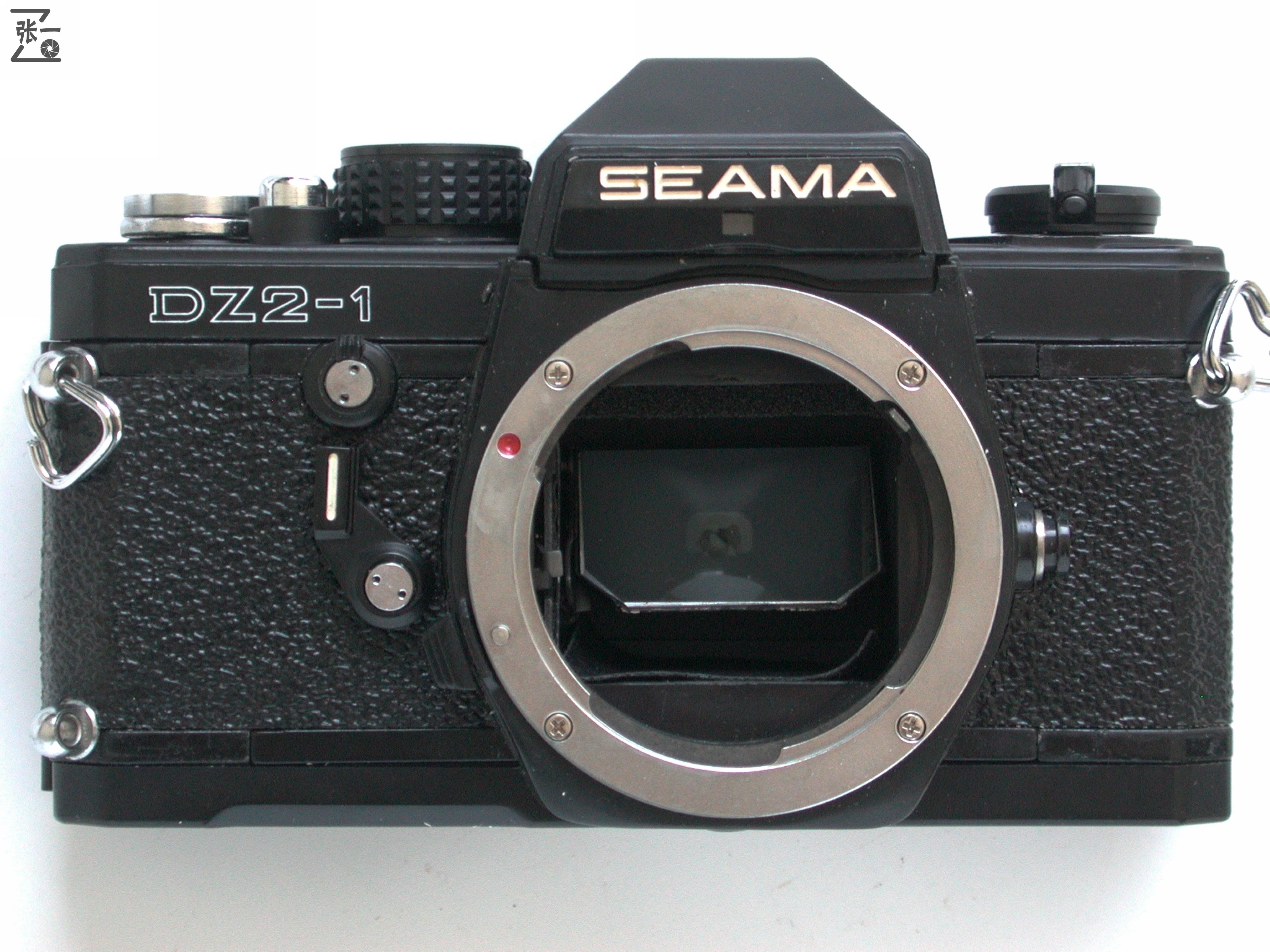 中国哈尔滨照相机厂生产的SEAMADZ2-1单反照相机
