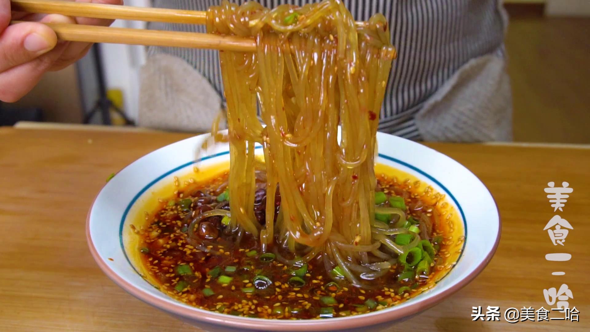 最正宗的酸辣粉炒粉做法,怎么做好吃的酸辣粉视频