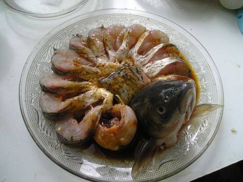 饭店里的孔雀开屏鱼都是怎么做的,开屏孔雀鱼家常做法