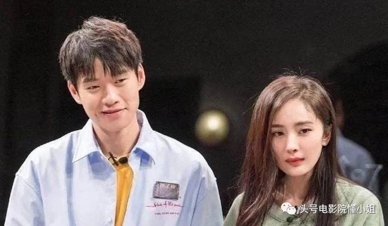 明星手机壳泄密:那英骂人名言火了,杨幂买9.9元便宜货,悲剧了