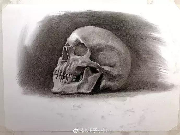 如何用一支炭笔表现素描的结构和质感?一篇告诉你