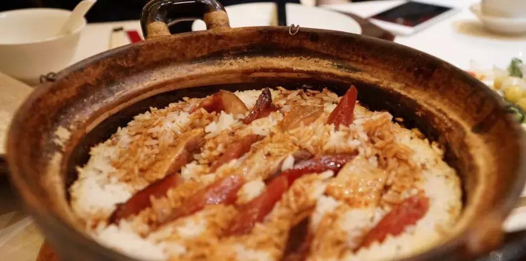 这家餐厅火了特色菜,这家餐厅火了顾客排队