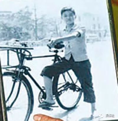 忆香江第一美少年，邵氏唯一“肉弹”男星，亦舒厌他琼瑶爱他