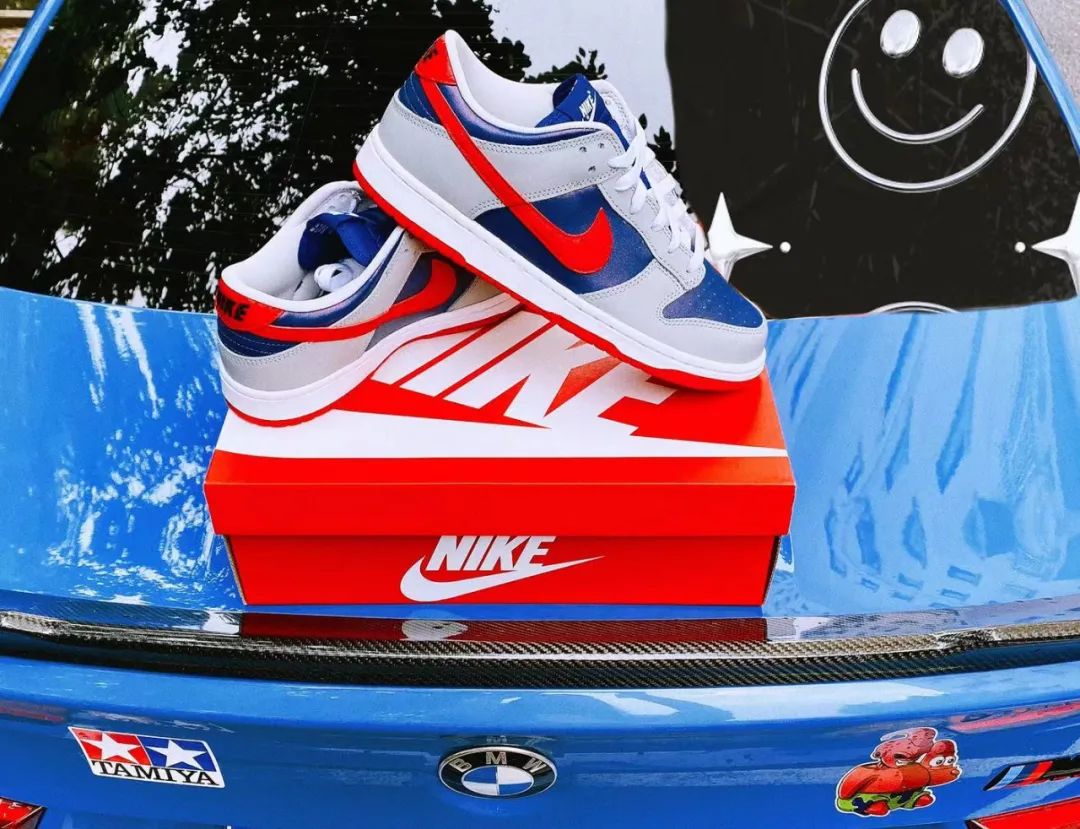 涨见识了!原来很多开宝马的都有一面鞋墙,穿的球鞋不上千就上万