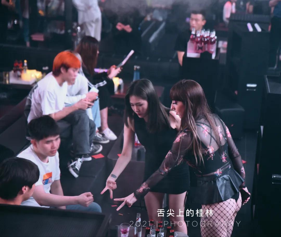 网红酒吧蹦迪卡点,极致氛围网红酒吧