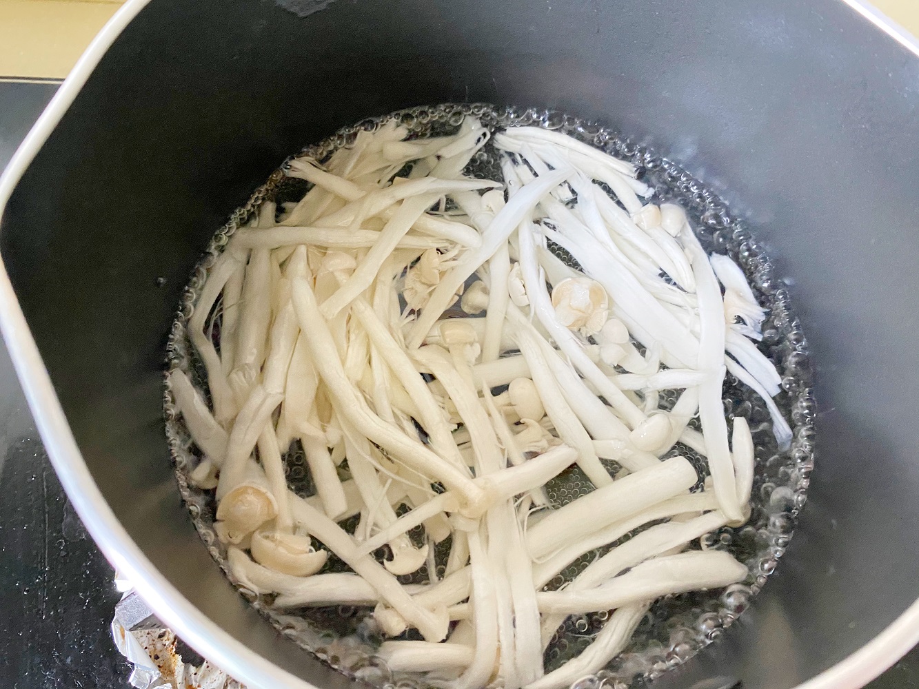 酸辣豆皮汤的家常做法大全,酸辣爽口凉拌豆皮