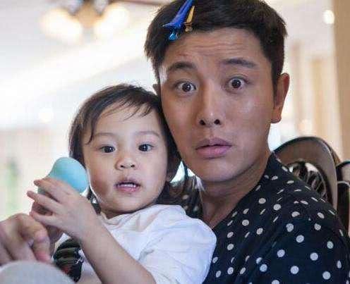 嗯哼空降《妻子3》，掉了一颗门牙还不认字，却会说“我收工了”