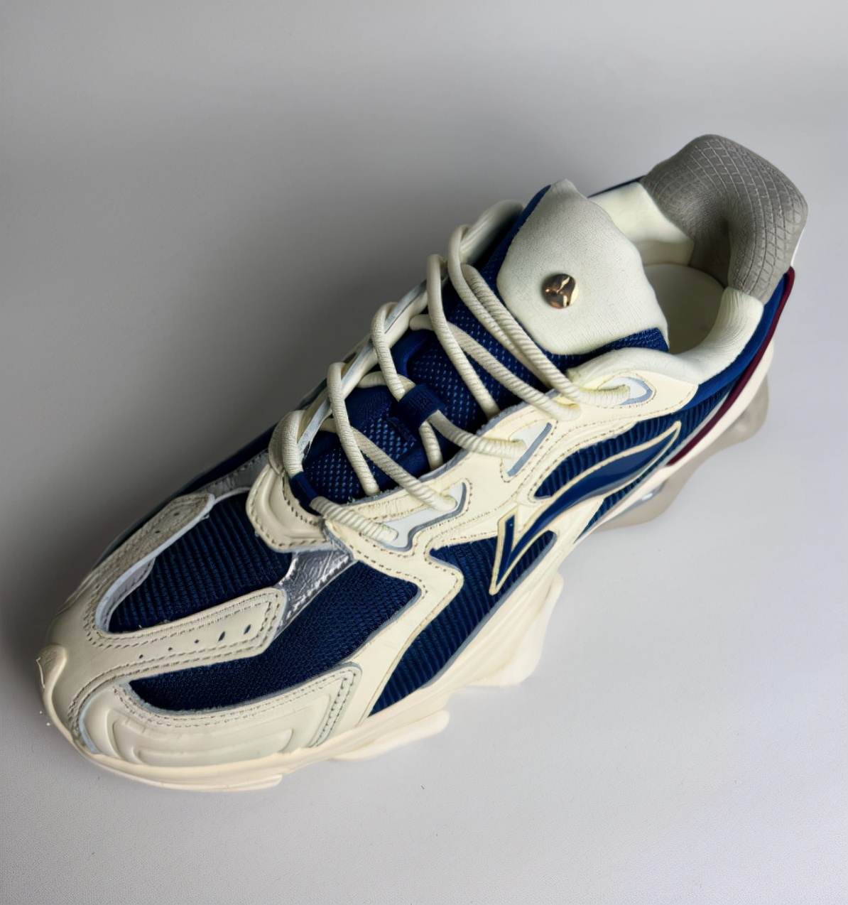 李宁奢侈品,李宁新标老标区别