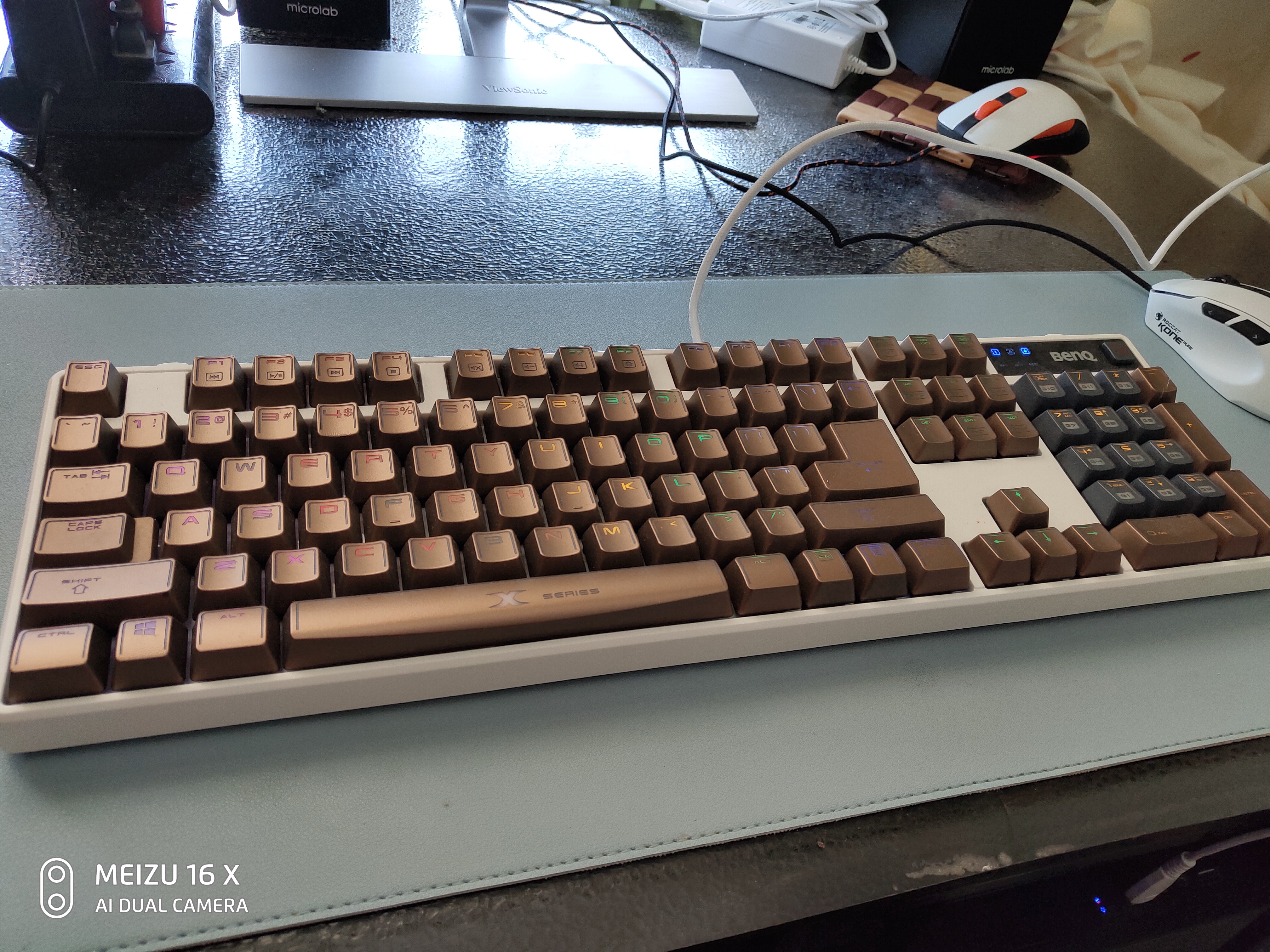 机械键盘樱桃轴与普通轴的区别,入坑机械键盘哪种轴好