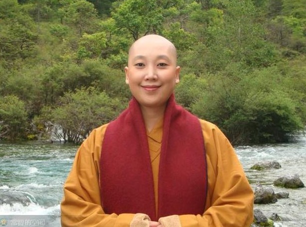 皈依佛门李娜最近在哪,李娜当年皈依佛门到底是什么原因