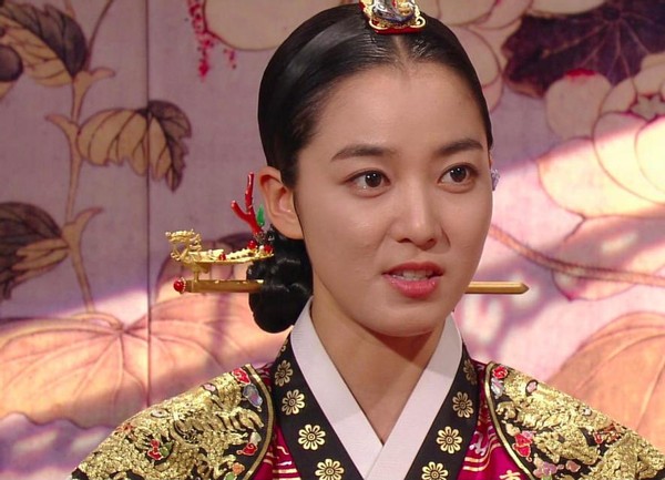 朝鲜王后张禧嫔：清朝册封一品妃，曾被尊为国母，死后却被称妖女