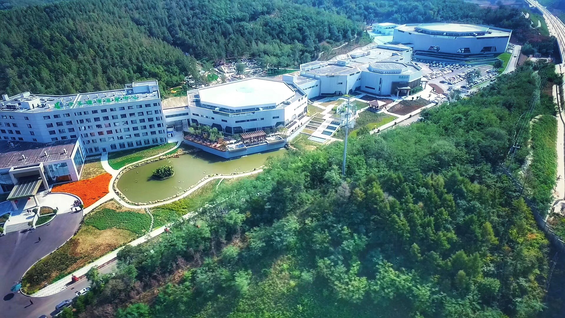 欢乐湾温泉水世界,沉浸式泡温泉水酷汤泉