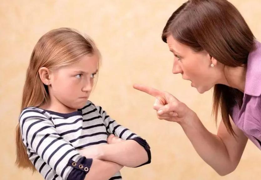 孩子爱夹腿怎么办?打骂不可取,认识夹腿综合征,快速缓解