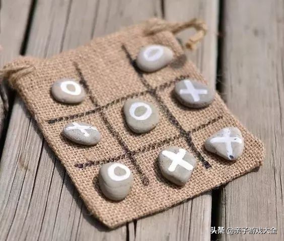 熊孩子在车上捣乱,自驾游路上遇到熊孩子怎么办