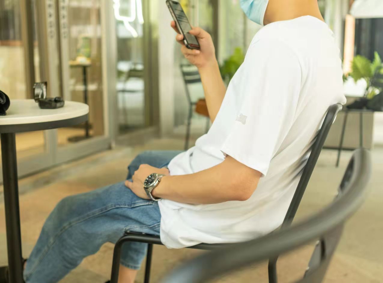 第四代黑科技康宁晶夹膜,国产四代粉陶