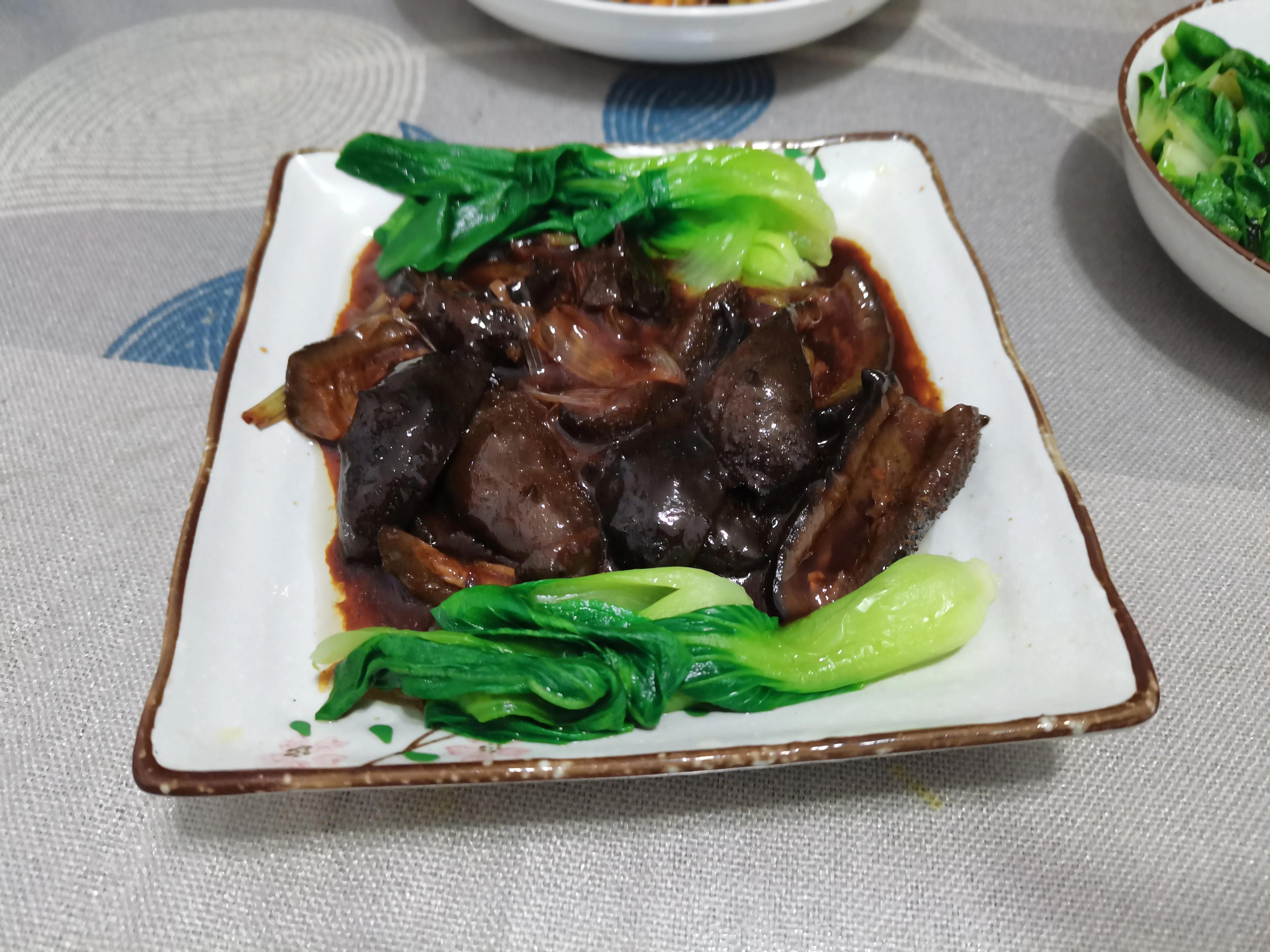 经典鲁菜葱烧海参做法好吃又营养,鲁菜名吃葱烧海参宴客聚会高级菜