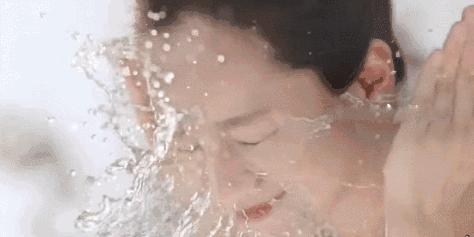 什么精华好用混合肌肤效果好,年轻肌肤补水保湿修复哪款精华好