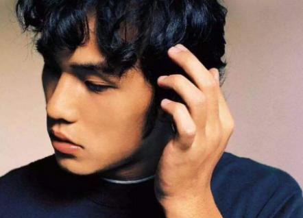 周杰伦喝奶茶前和喝奶茶后的对比,周杰伦最新喝奶茶图片