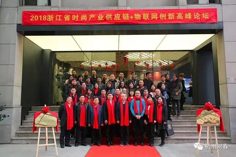 超百图再现2018年服装圈内那三十道靓丽风景……