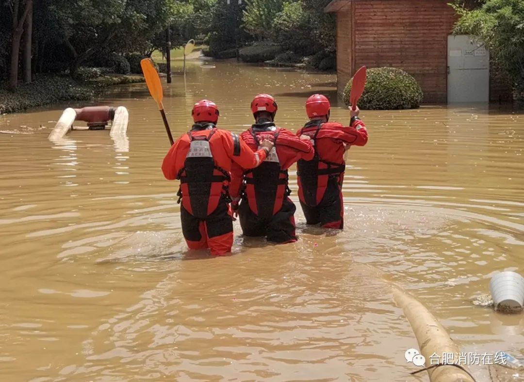 紧急救援第五季消防员,消防员四天三夜抢险排涝后撤离