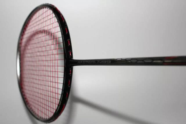 进攻型羽毛球拍推荐排行榜前十名,快速进攻高端羽毛球拍推荐