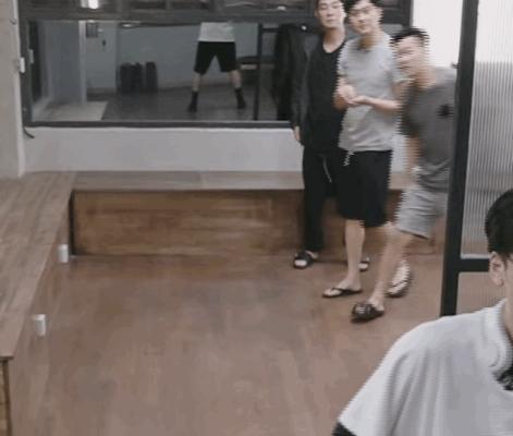 大湾区的哥哥们合唱披荆斩棘,大湾区披荆斩棘的哥哥花絮