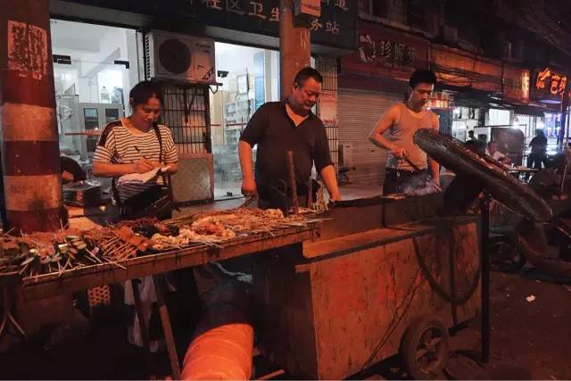 长沙不起眼小吃街推荐,长沙地摊小吃有哪些