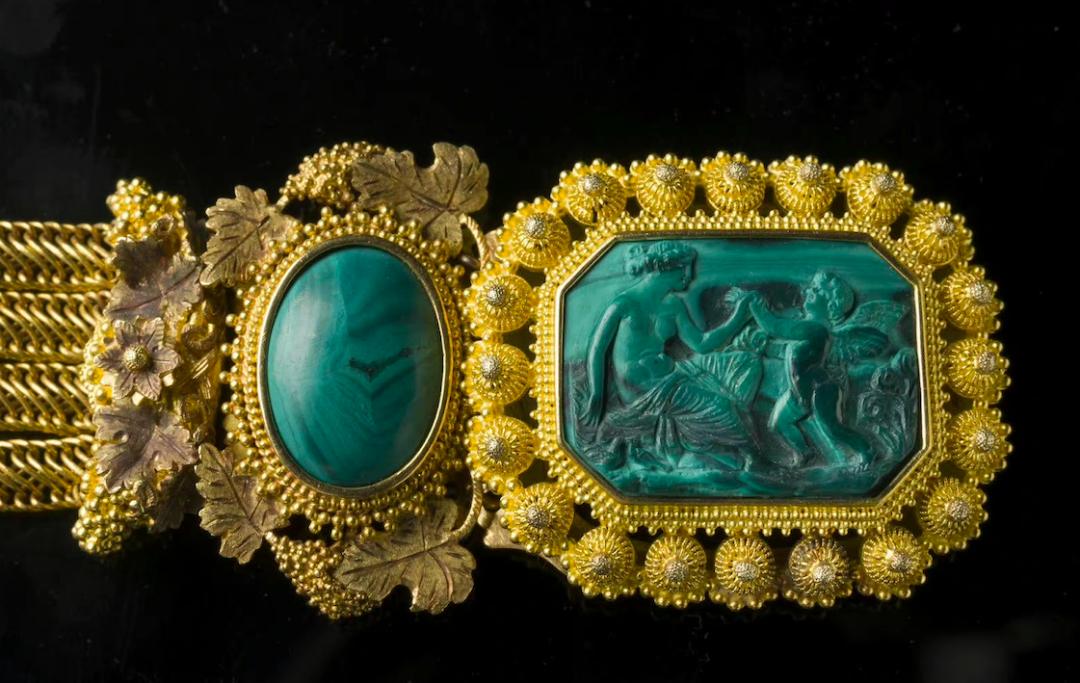 孔雀石为什么不能一直戴,孔雀石被更新成什么