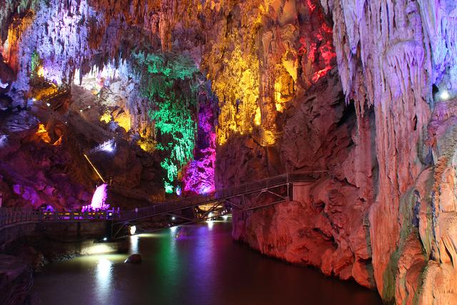 云南建水燕子洞,燕子洞和织金洞