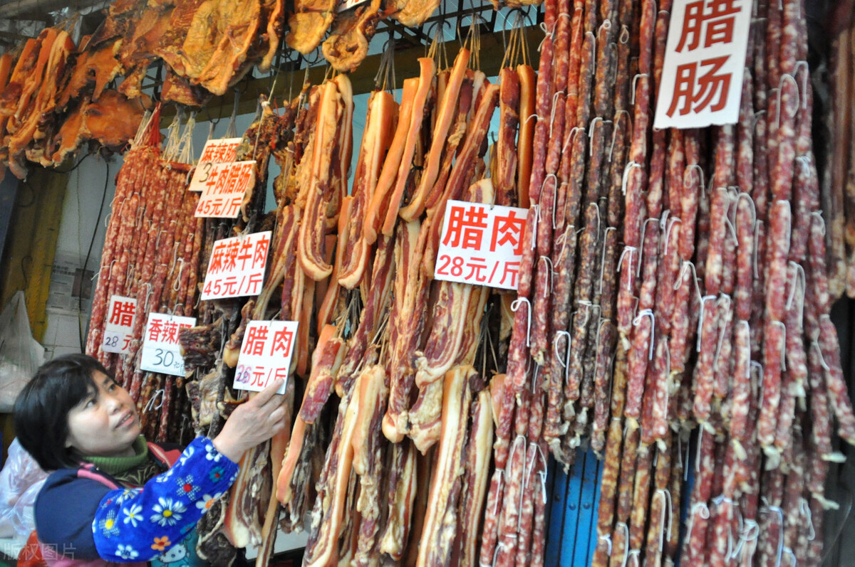 腊肉发霉了能看吗,腊肉发霉了怎么处理然后继续保存