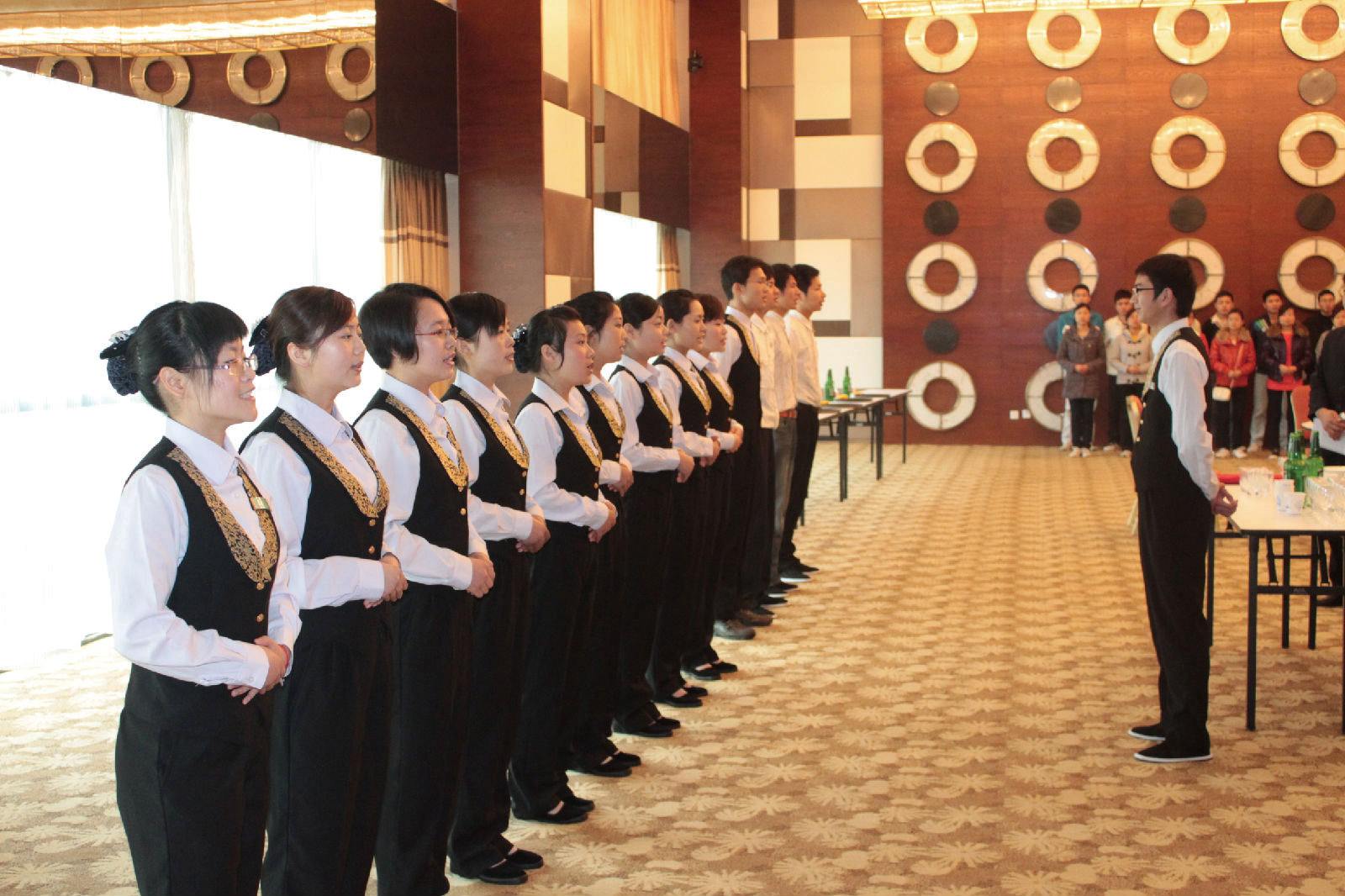 海底捞倒闭了多少家店,关店300家海底捞高管回应如何自救