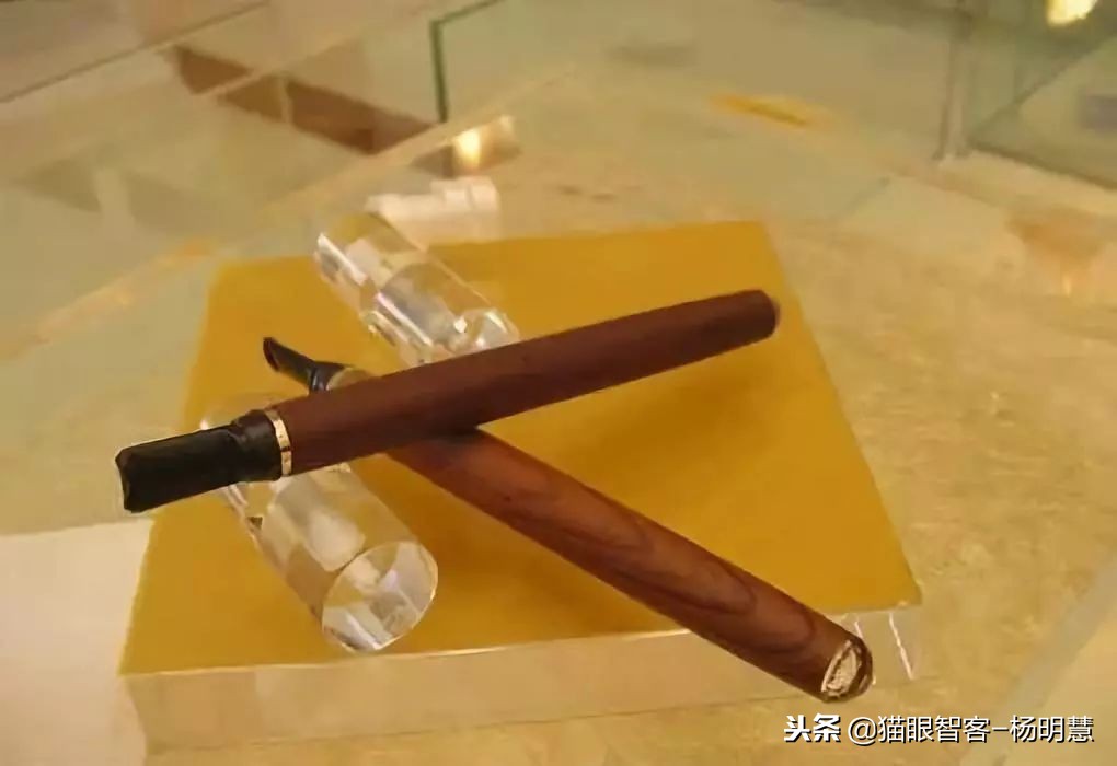 55年前老烟民发明*子烟电**夭折，没想到55年后火遍了全世界！