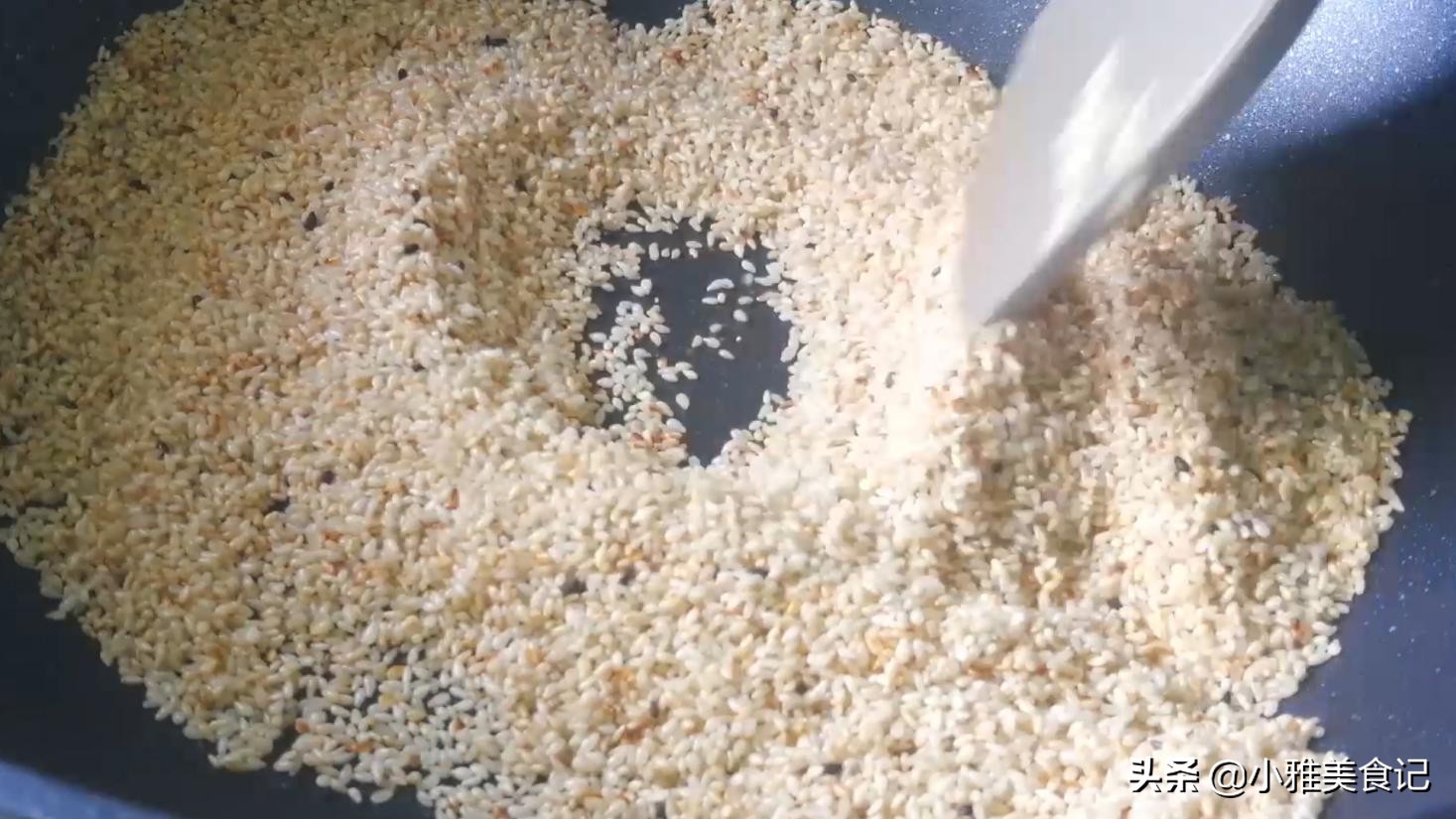 自制芝麻酱无任何添加,自制芝麻酱不用石磨