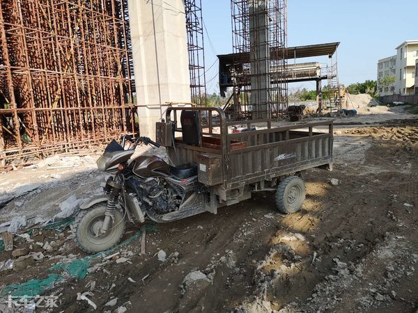 自卸的微卡车,稳定的自卸车