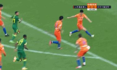 鲁能球员怒怼球迷视频,鲁能全队炮轰判罚