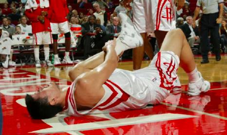 篮球运动中常见的损伤及治疗方法,这4种运动或加速衰老