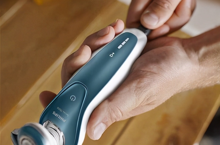 胡须硬怎么挑选剃须刀,网上怎样挑选好用的电动剃须刀